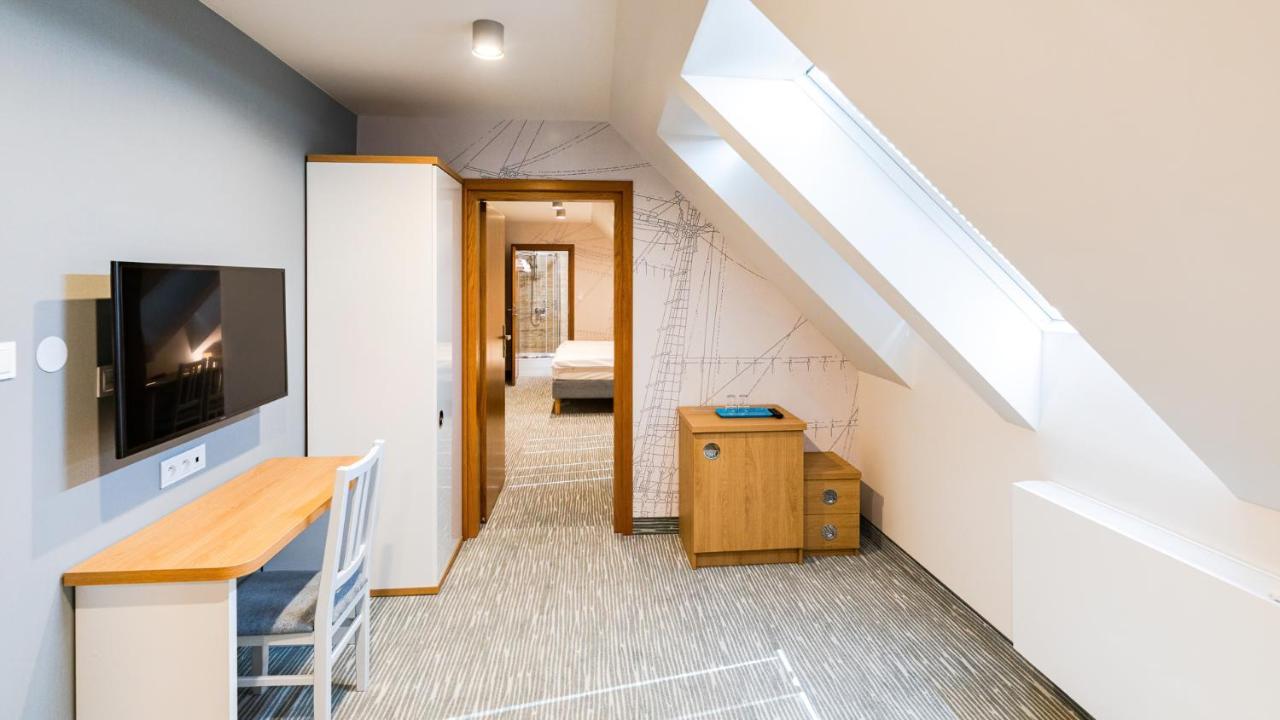 Port Hotel 3*